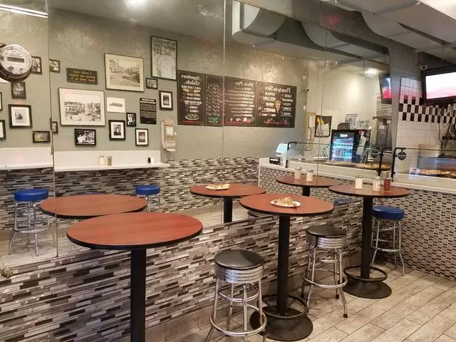 Nizario’s Pizza