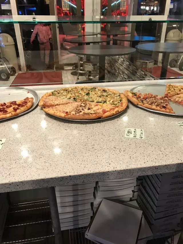 Nizario’s Pizza