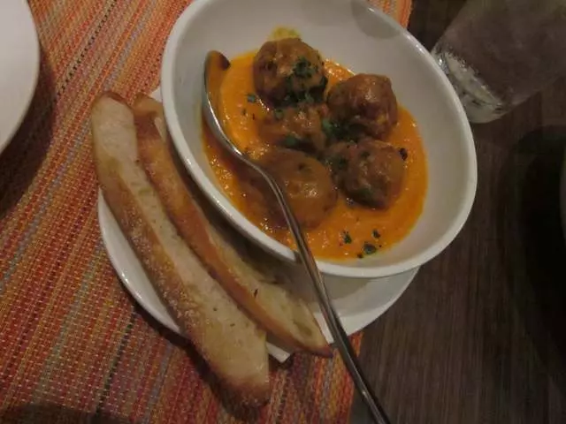 Canela Bistro & Wine Bar