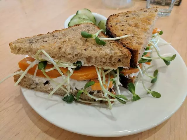 Nourish Cafe
