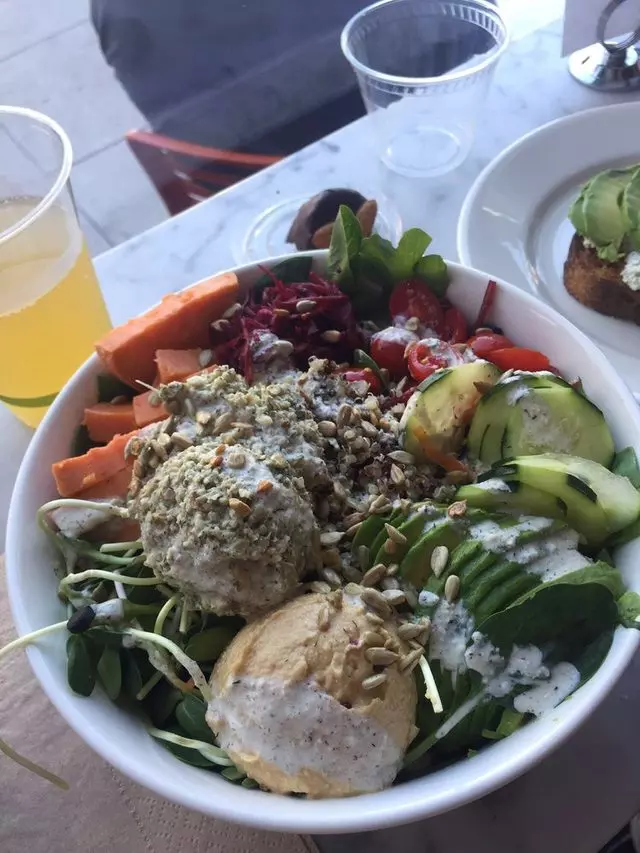 Nourish Cafe