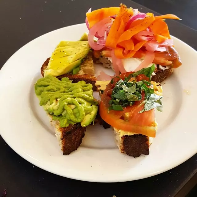Nourish Cafe