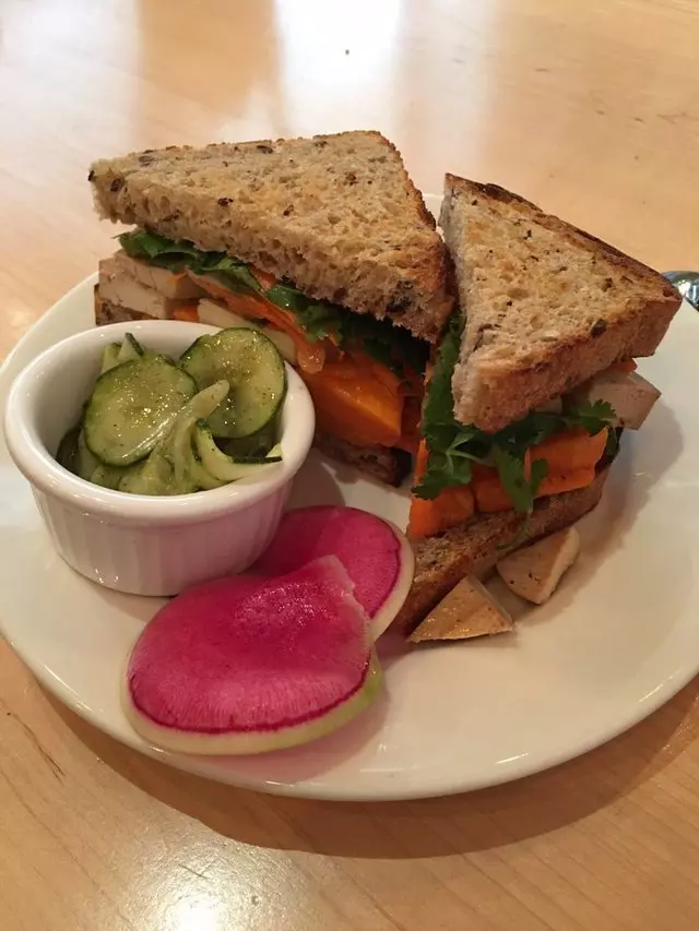 Nourish Cafe