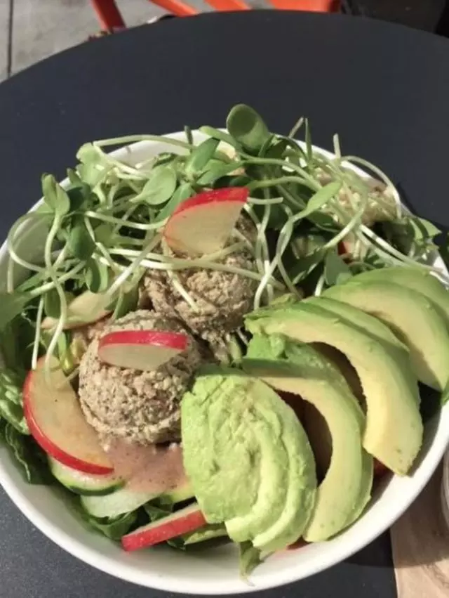 Nourish Cafe