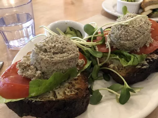 Nourish Cafe