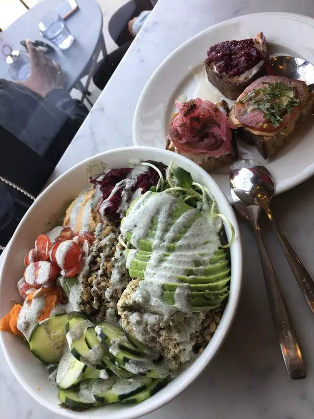 Nourish Cafe