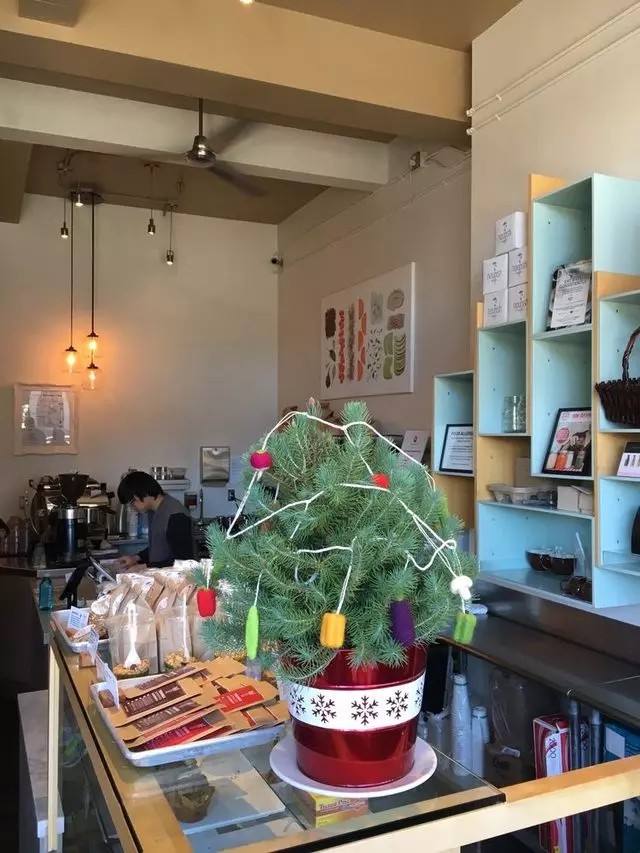 Nourish Cafe