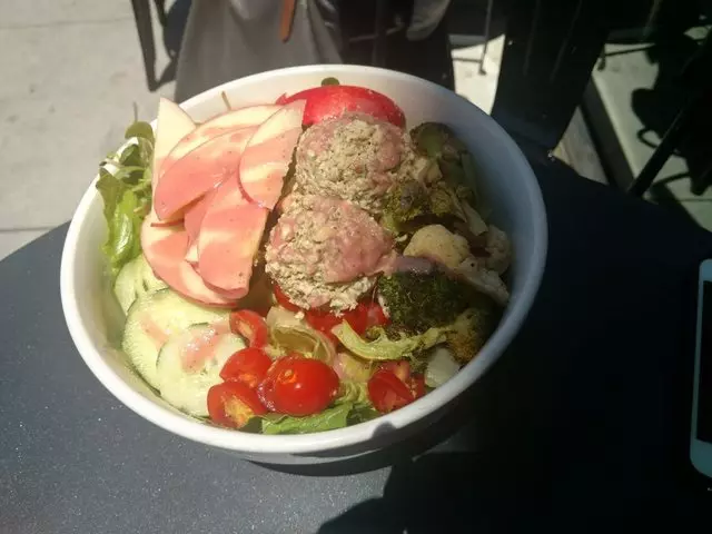 Nourish Cafe