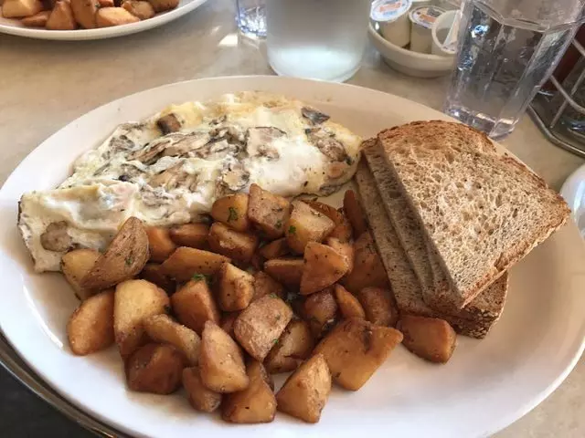 Squat and Gobble Cafe & Crepery
