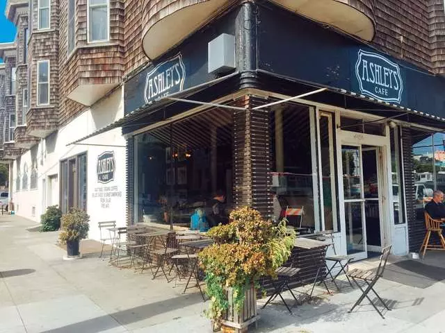 Ashley’s Cafe
