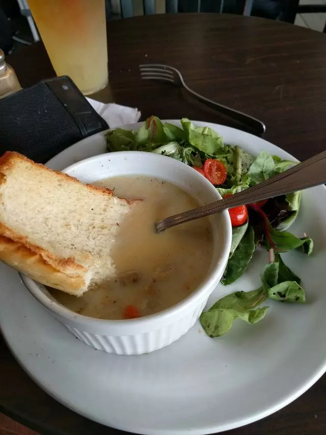 Ashley’s Cafe