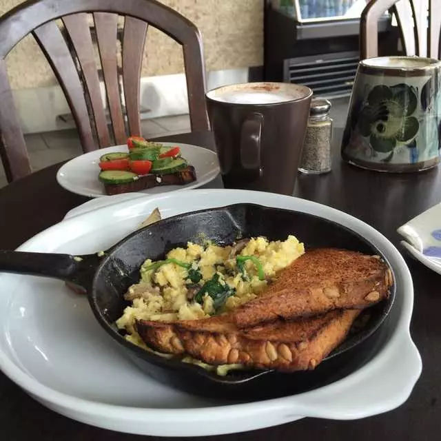 Ashley’s Cafe