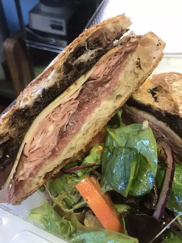 Handy Deli