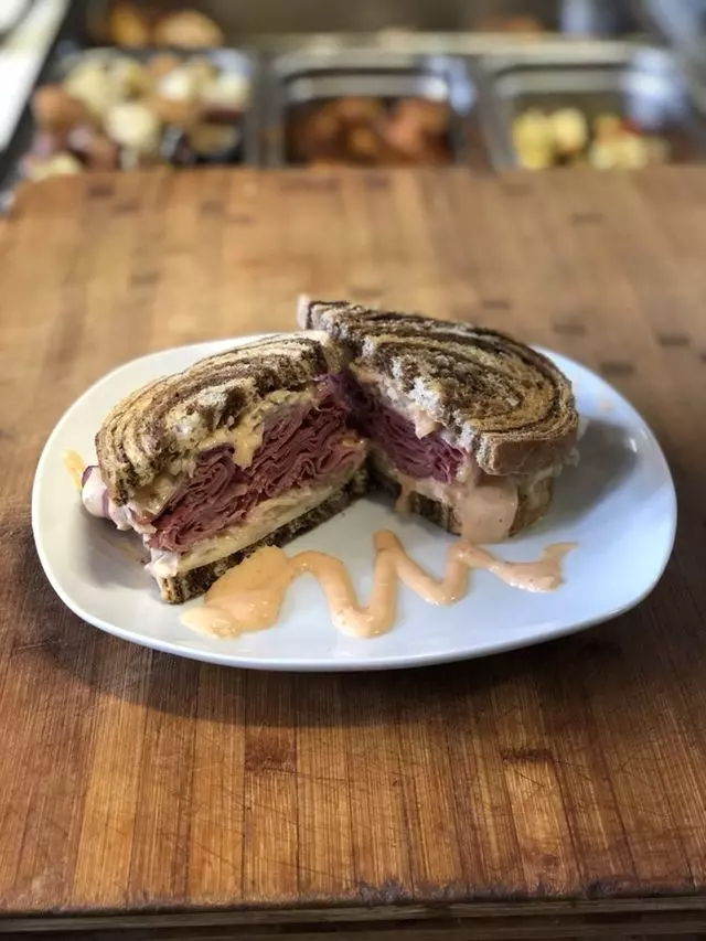 Handy Deli