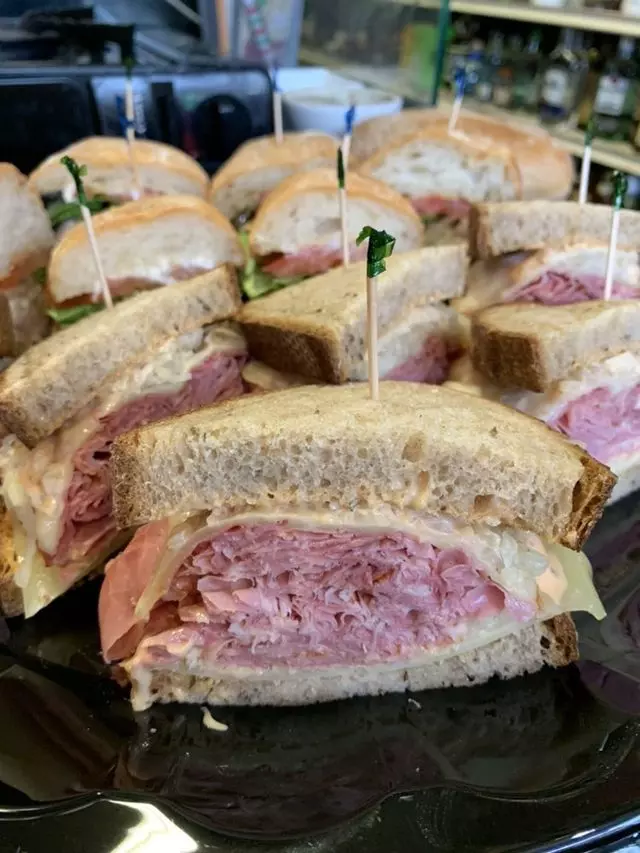 Handy Deli