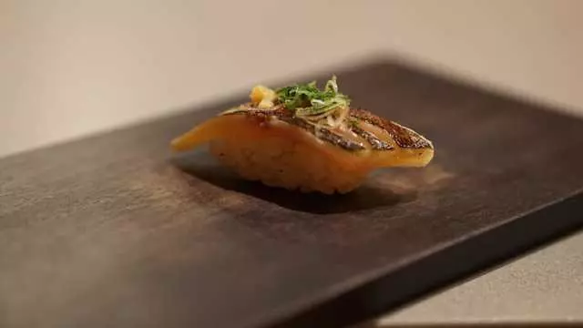 jū-ni