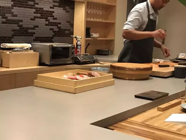 jū-ni