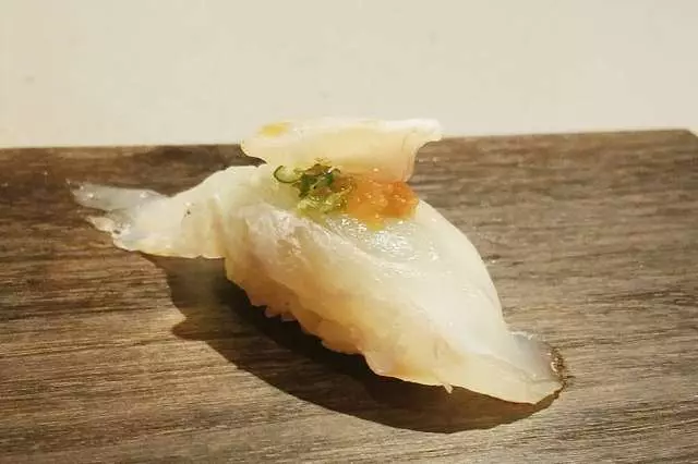 jū-ni