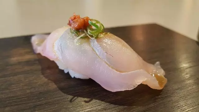 jū-ni