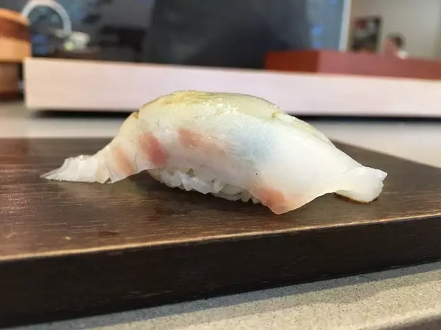 jū-ni
