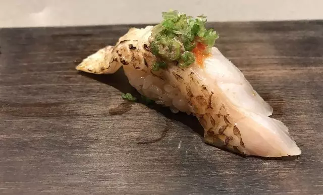 jū-ni