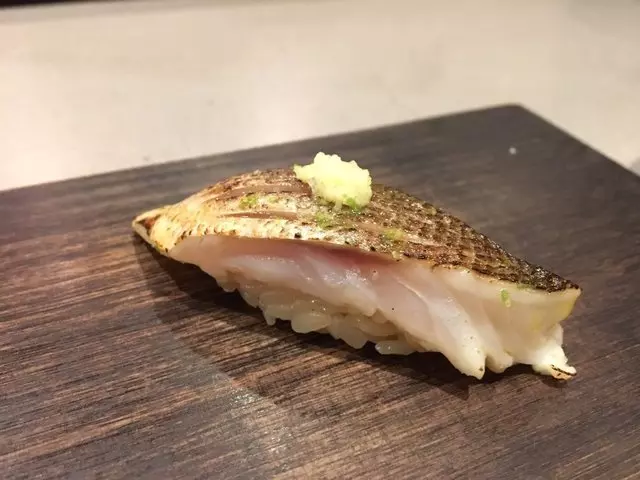 jū-ni