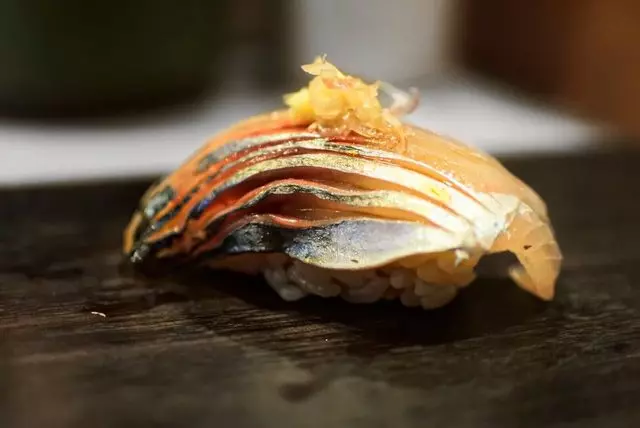 jū-ni