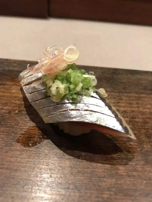 jū-ni