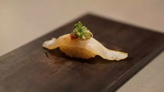 jū-ni