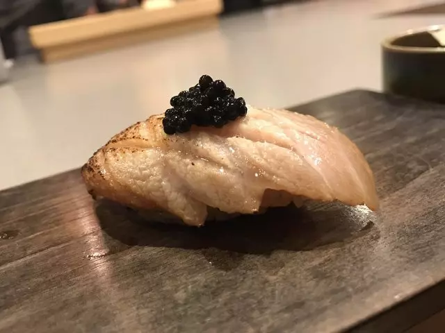 jū-ni