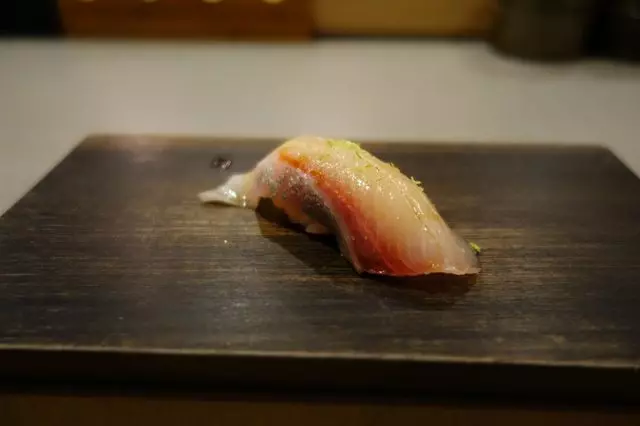 jū-ni