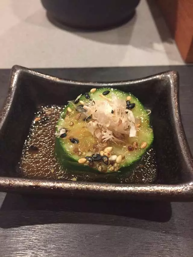 jū-ni