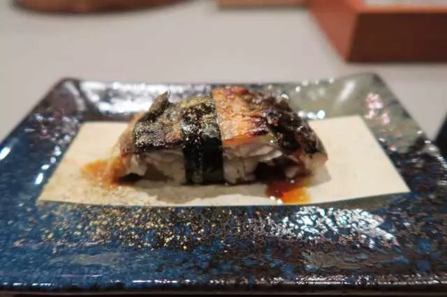 jū-ni