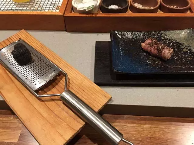 jū-ni