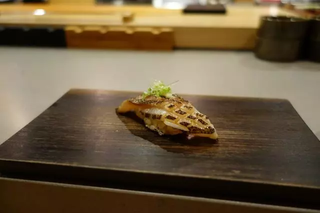 jū-ni