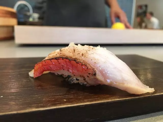 jū-ni