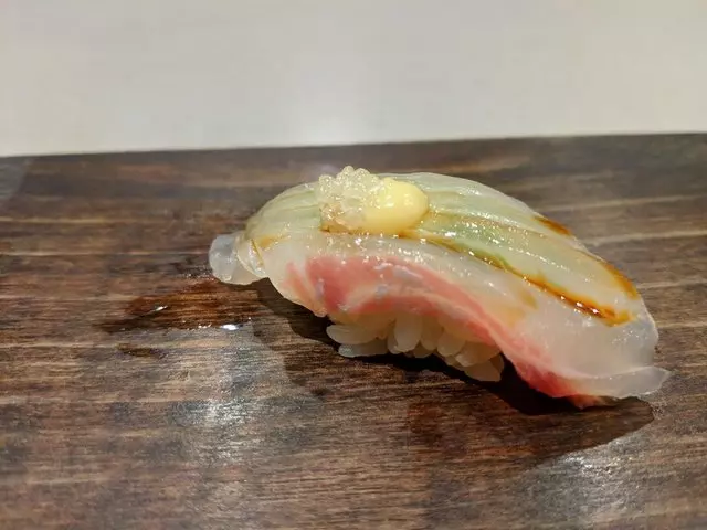 jū-ni