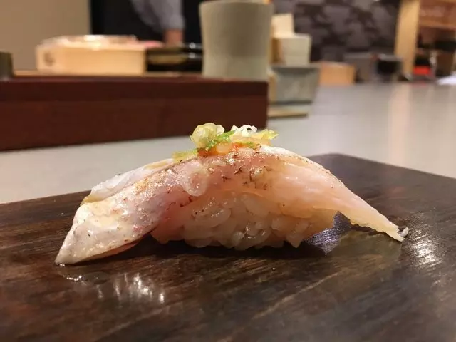 jū-ni