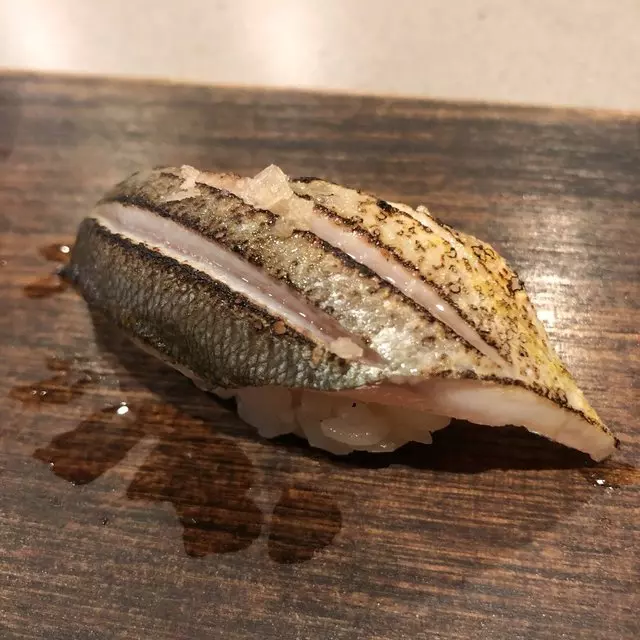 jū-ni