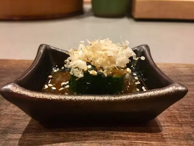 jū-ni
