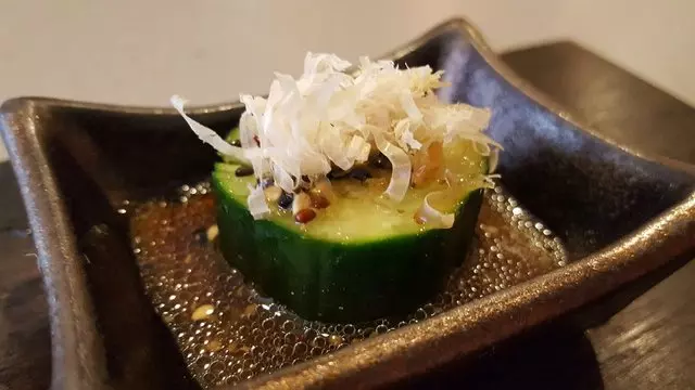 jū-ni