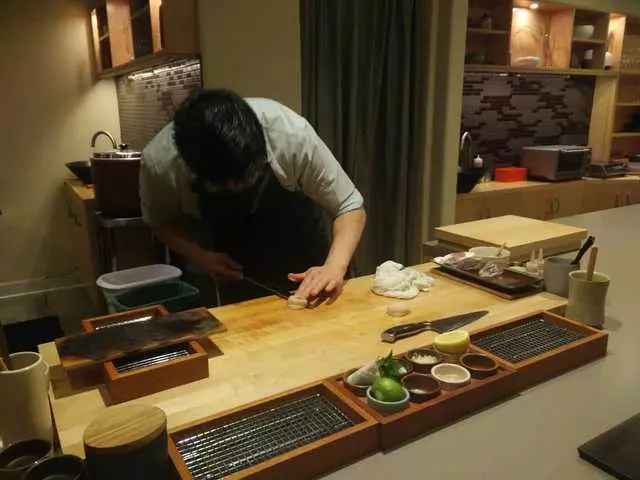 jū-ni