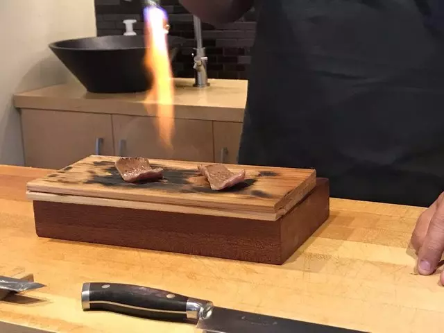 jū-ni