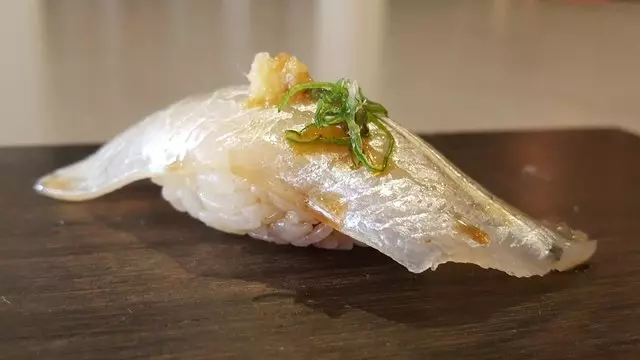 jū-ni