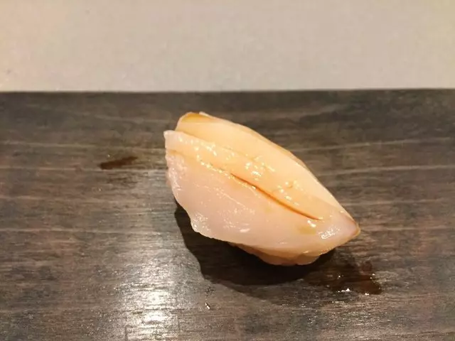 jū-ni