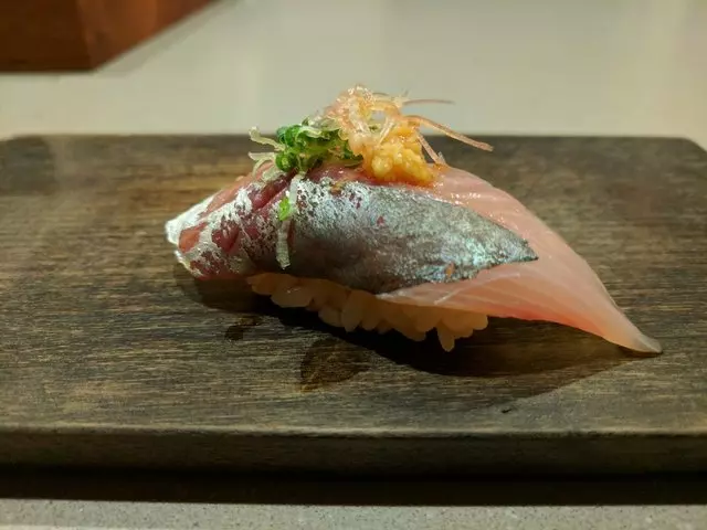 jū-ni