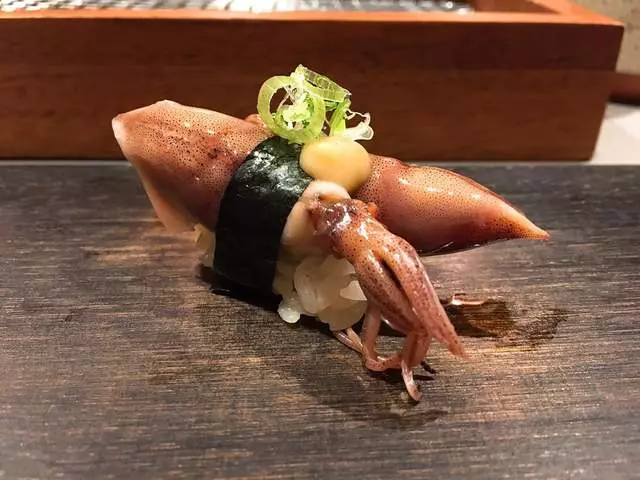 jū-ni