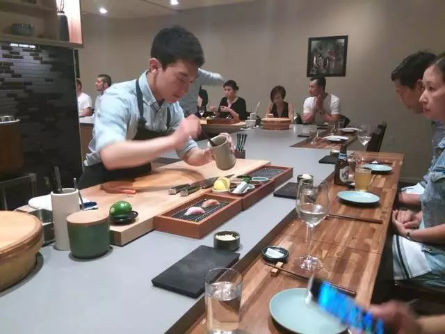 jū-ni