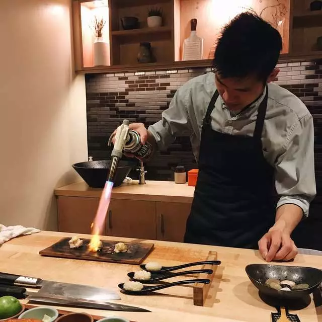 jū-ni