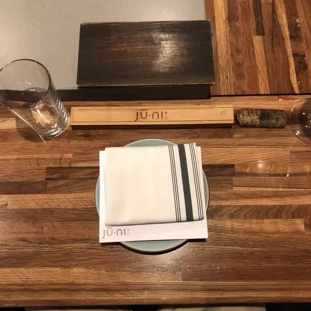 jū-ni